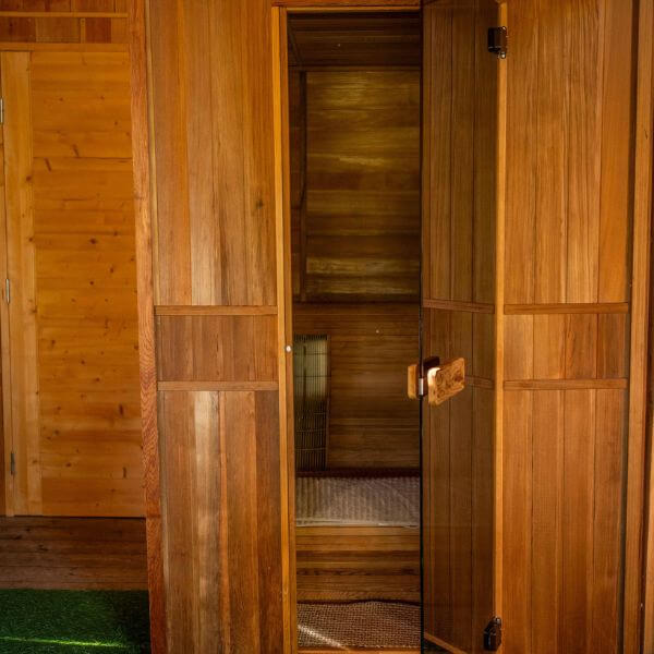 Sauna privatif avec lumière colorée