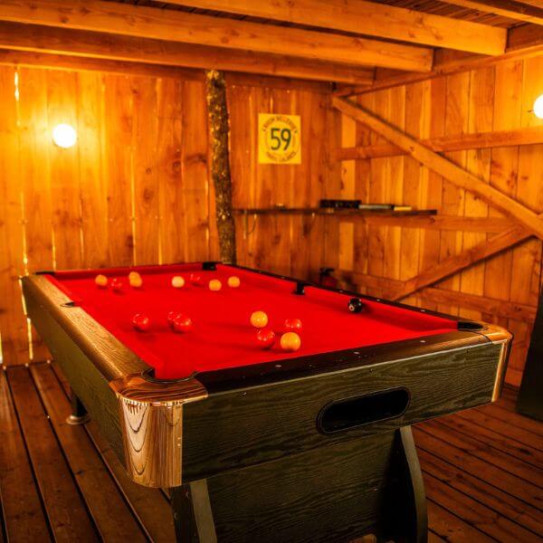 Terrasse avec billard