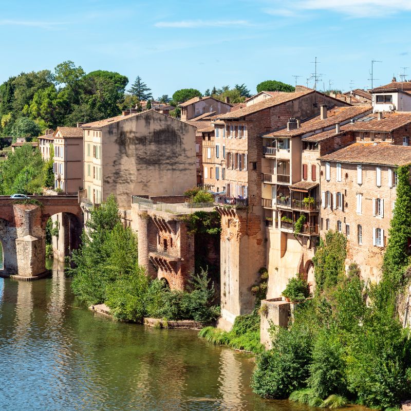 Vue panoramique sur le village d'Albi